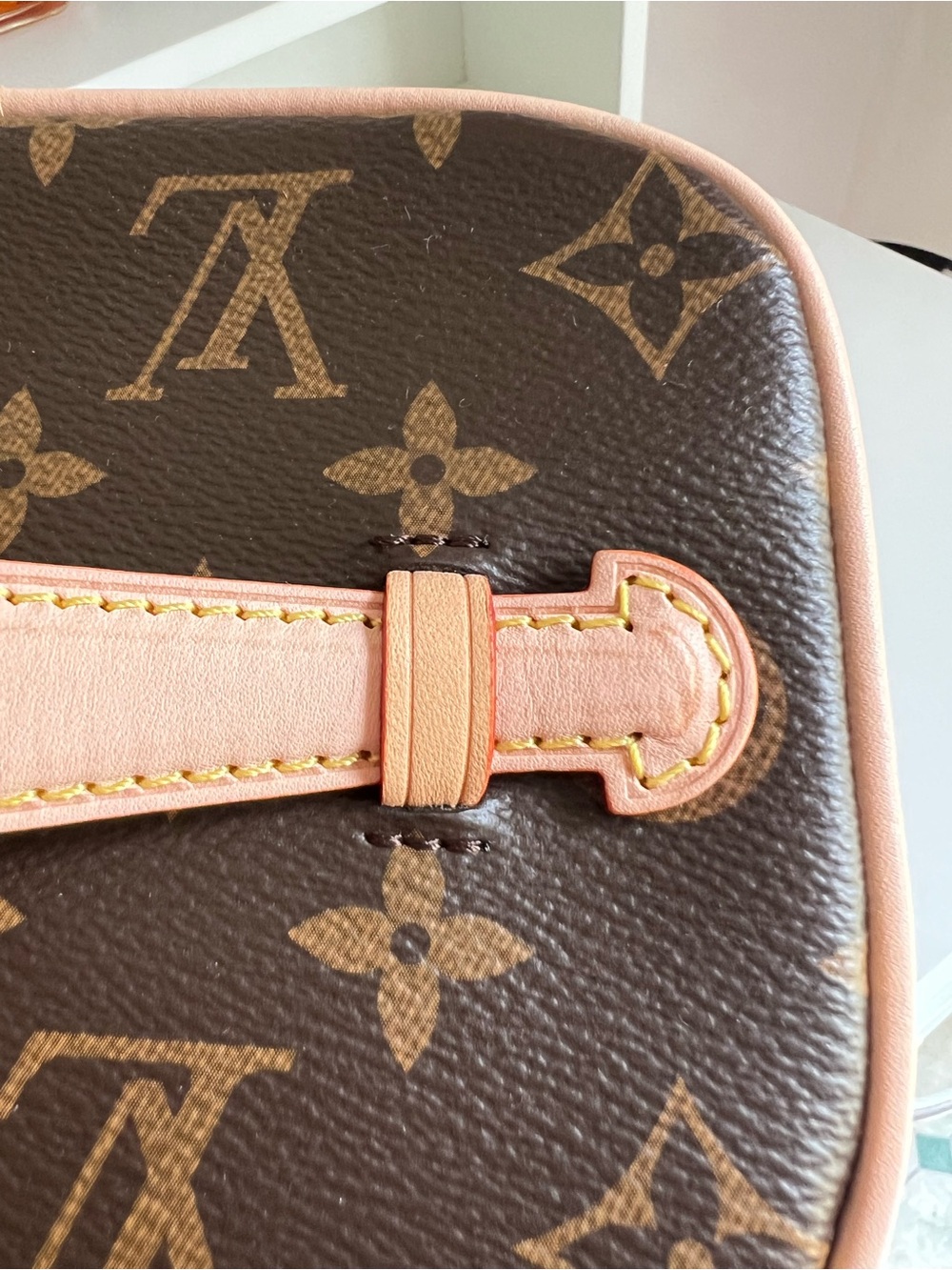 Lv vanity bag - Picture 11 of 15
